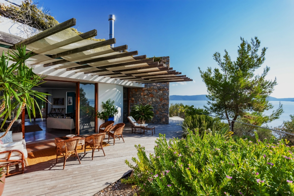 villa for sale near the sea in Greece