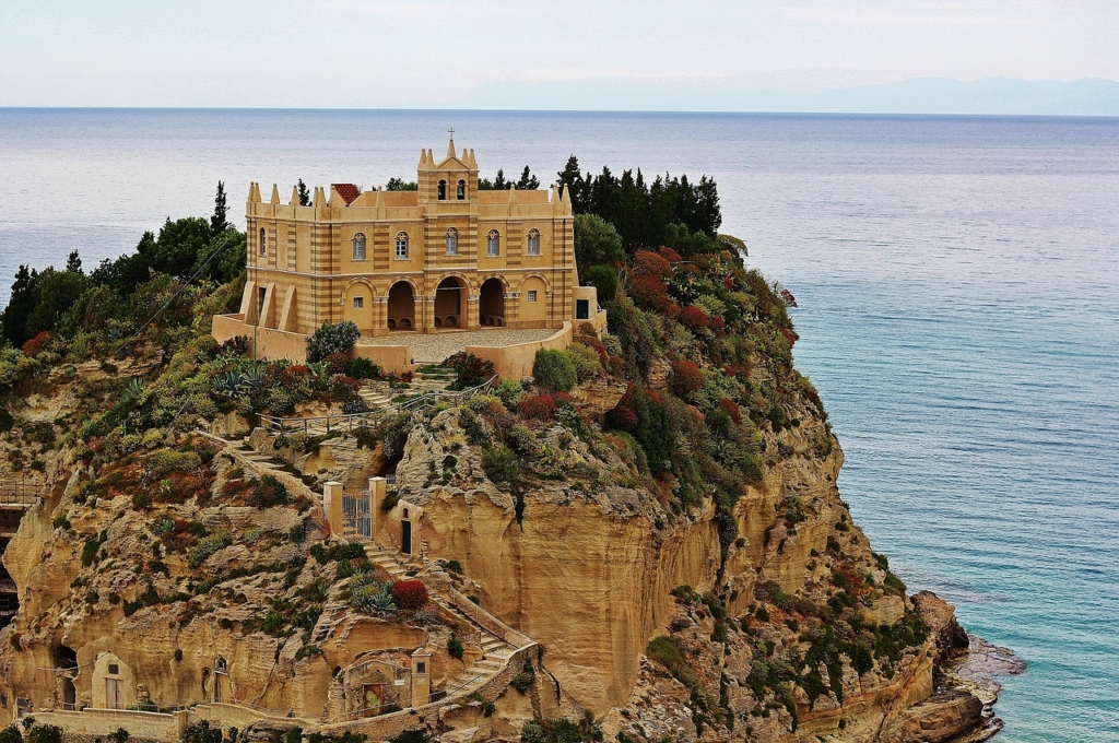 Luxury villas in Calabria